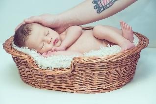bé — baby