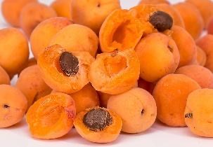 mơ — apricot